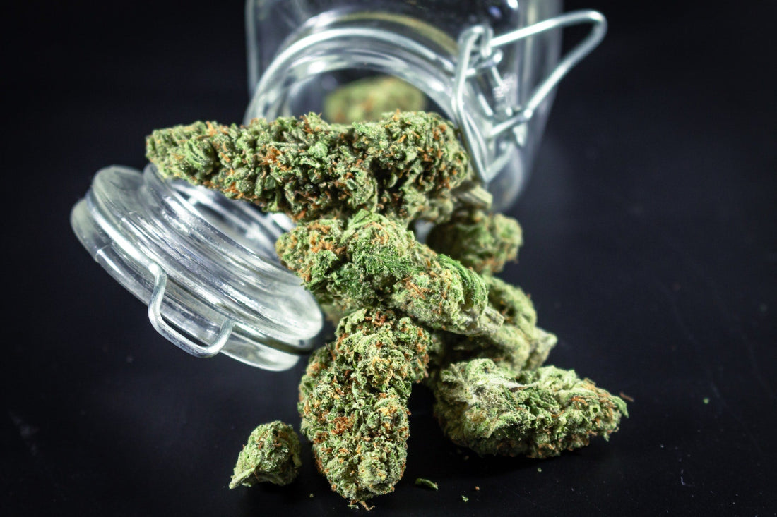 The Comprehensive Guide to HHC: Unlocking the Secrets of This THC Relative